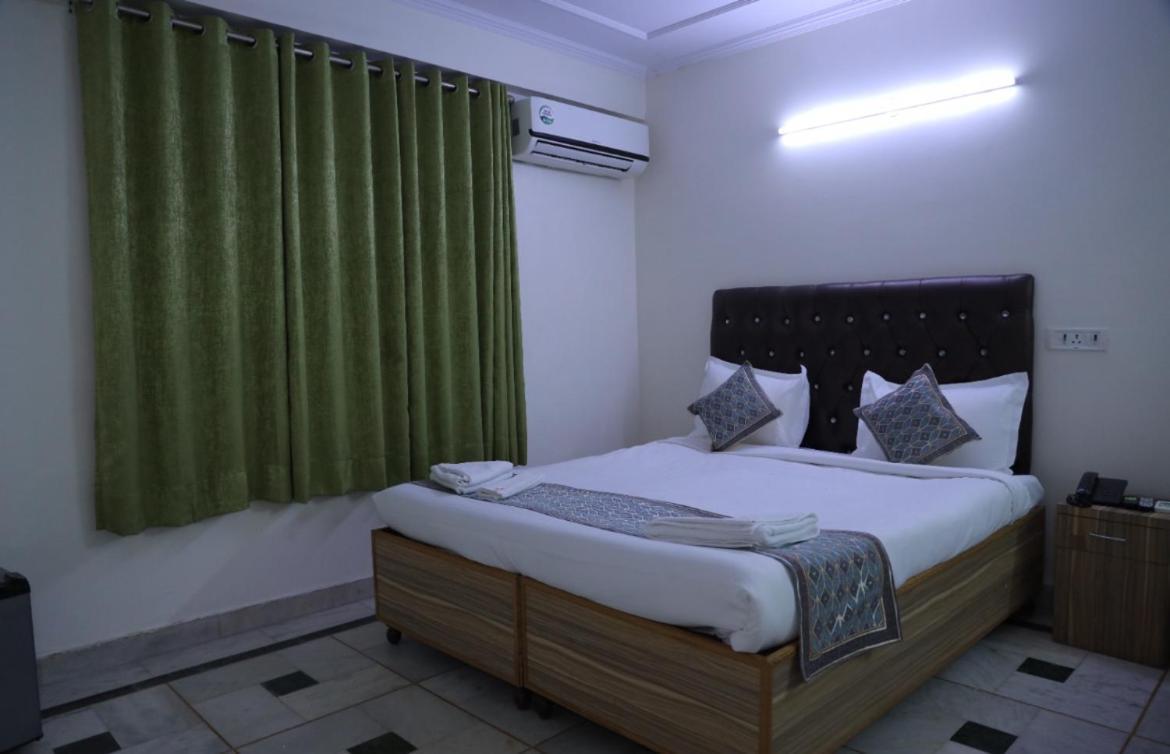 Hotel Star Palace - Near Karol Bagh Metro Delhi  Dış mekan fotoğraf